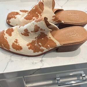 Crown Vintage Tan and Cream Cow Print Mules
